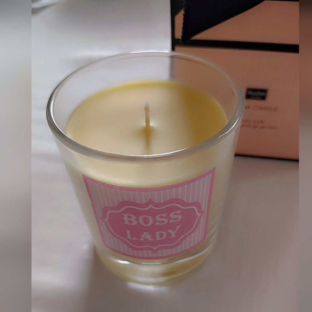 🕯️ Menahem “Boss Lady” Pomegranate Candle – NWT – Gift Boxed 🕯️ - Picture 7 of 8